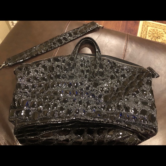 SOLD❌ Givenchy XL Nightingale Bag 👜❤️ - Picture 2 of 9